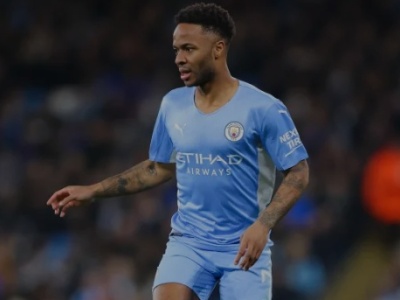 Raheem Sterling transfer: Barcelona remain interested as Man City enter contract talks.