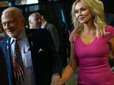 Buzz Aldrin, Second Man On The Moon, Marries Longtime Girlfriend On 93rd Birthday.