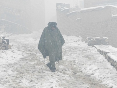 Cold snap grips Afghanistan, death toll rises to 166.